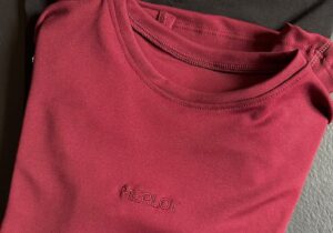 REMERA BORGOÑA - DROP 01